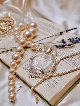 Where to Buy Pearl Jewelry Online? 25 Best Pearl Jewelry Brands & Pearl Jewelry Stores