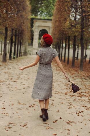 19 Classic French Chic Wardrobe Essentials that Make You As Chic As French Women