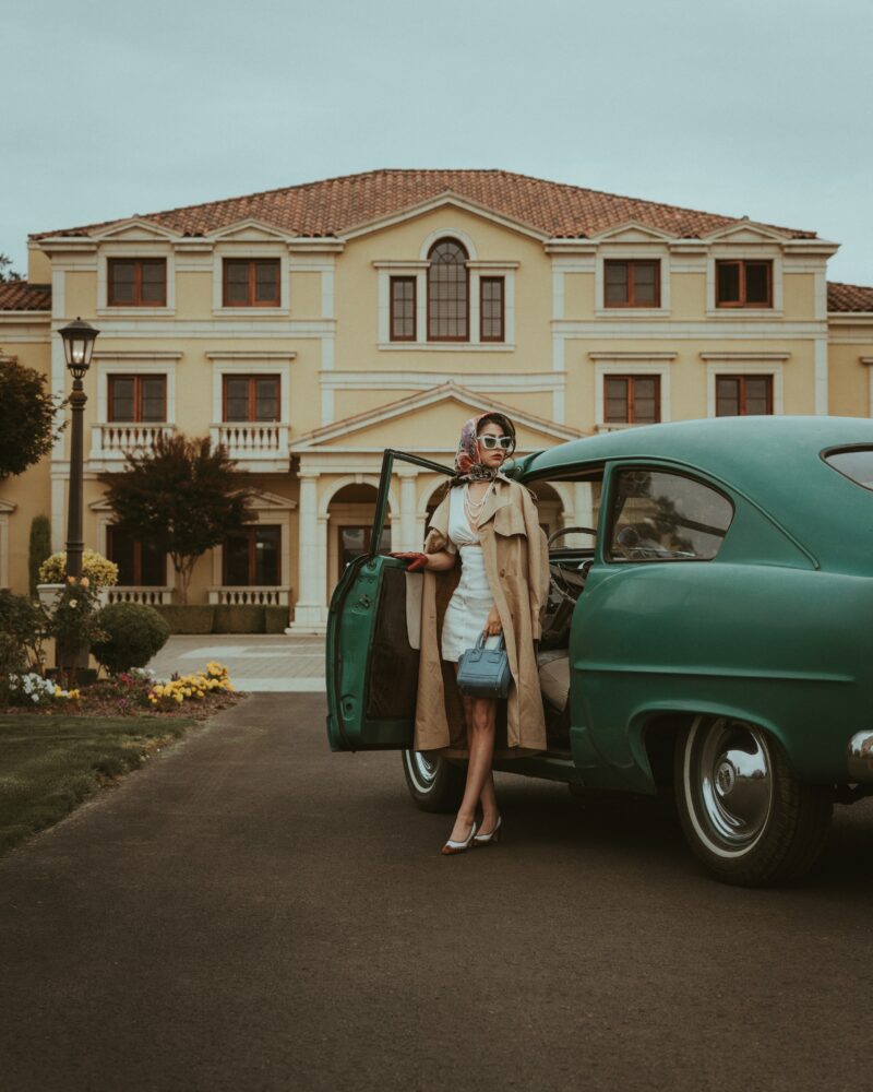 Old Money Outfits: 9 Secrets to Perfecting Quiet Luxury Like an Upper-Class Woman
