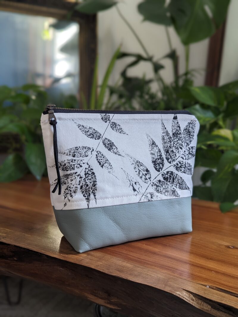 Honest Review: A Lovely Boho Makeup Bag from Night + Gale (Coupon Code Included)